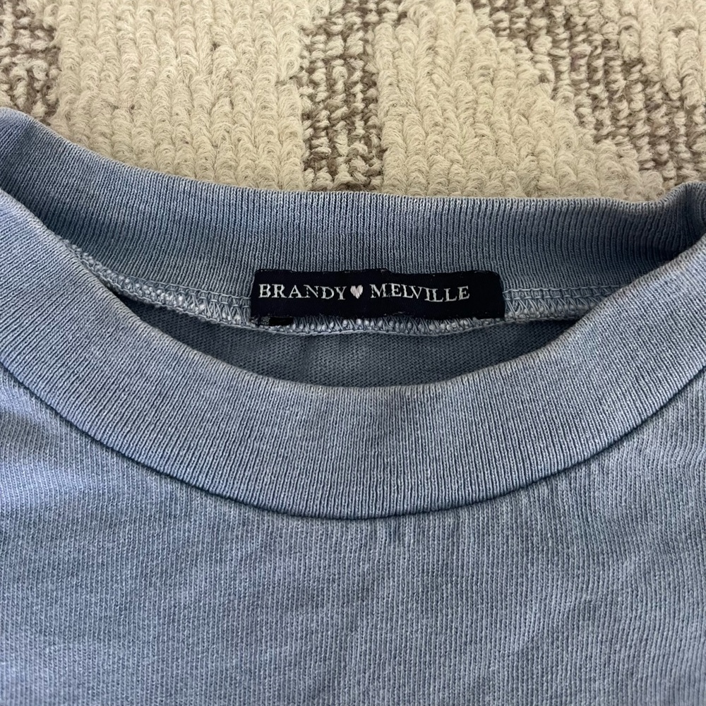 Brandy Melville Cropped Hawaii T-Shirt - Picture 3 of 3